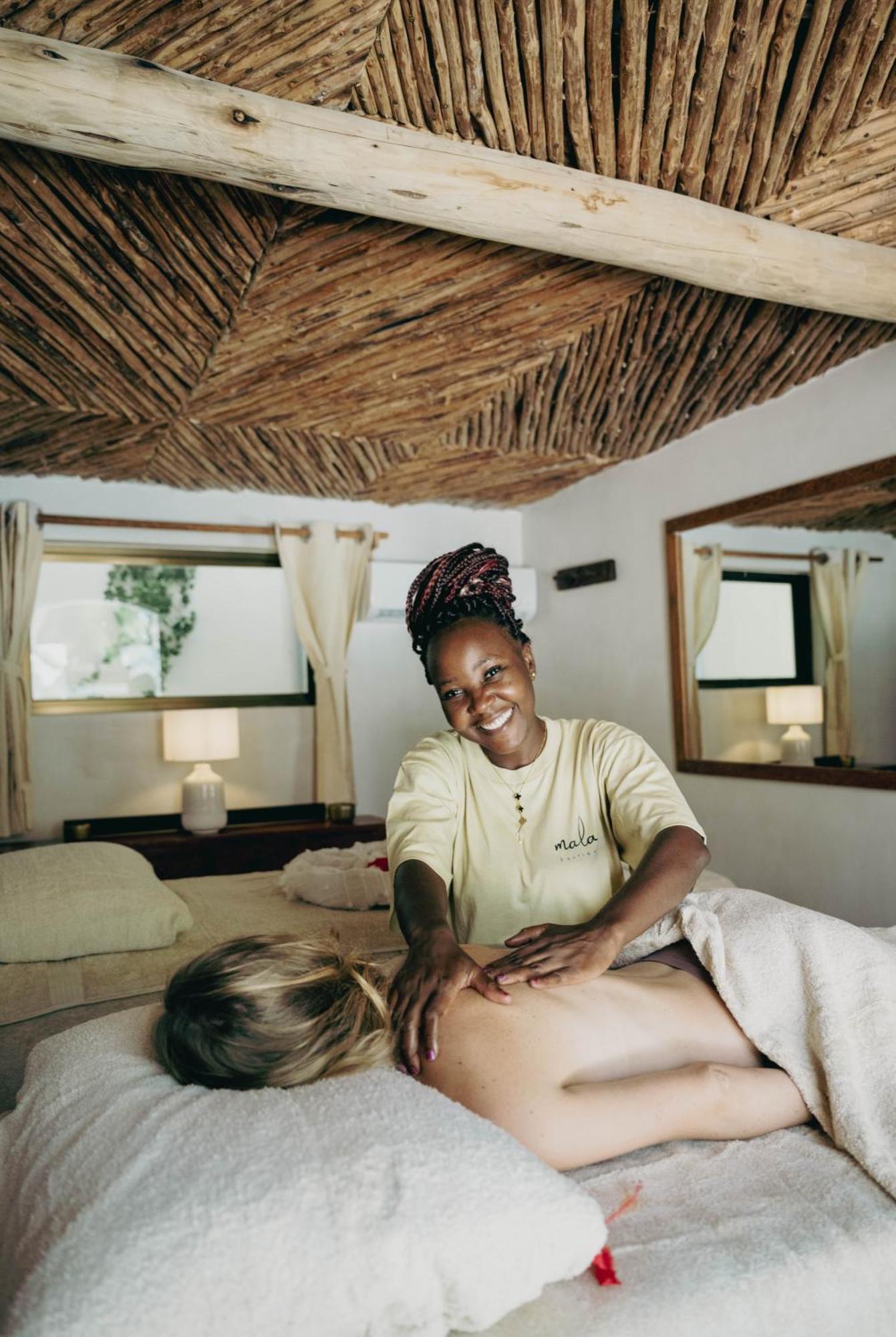 Mala Boutique Hotel Bwejuu Extérieur photo